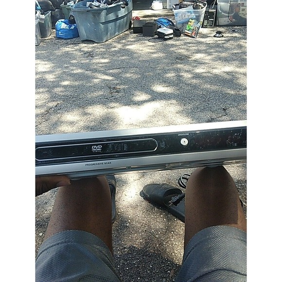 Magnavox MDV458/17 DVD Player - Picture 2 of 10